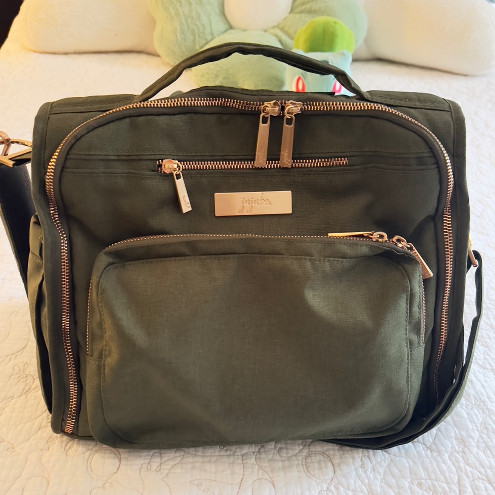 JuJuBe BFF in Olive Chromatic